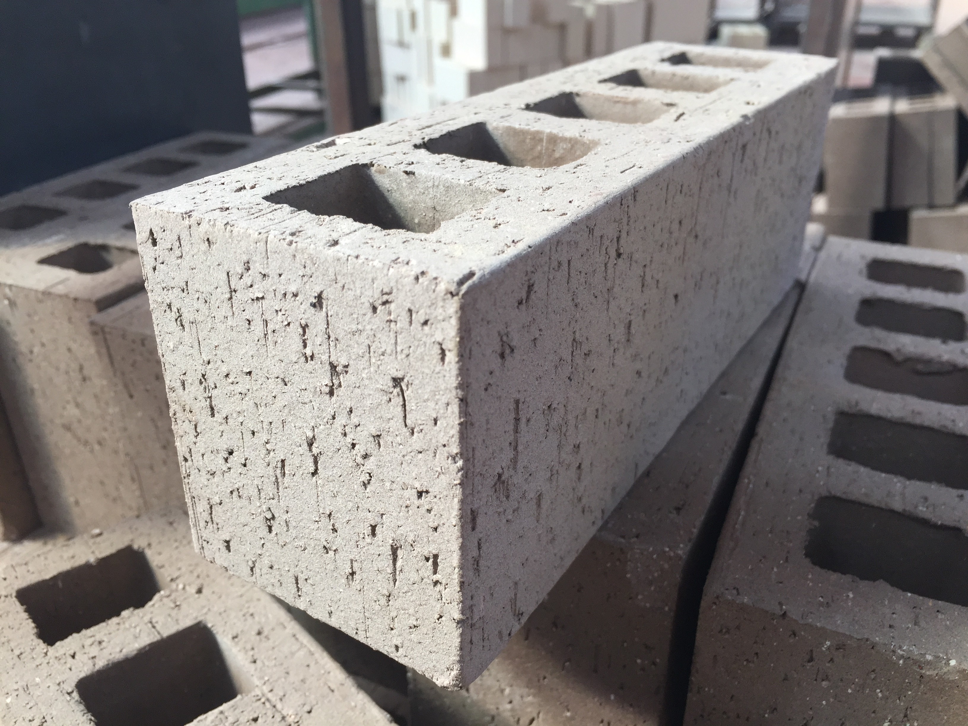 Guniting Materials Clay Hollow Bricks Face 230 X 76 X 70mm Rough Face With Five Holes