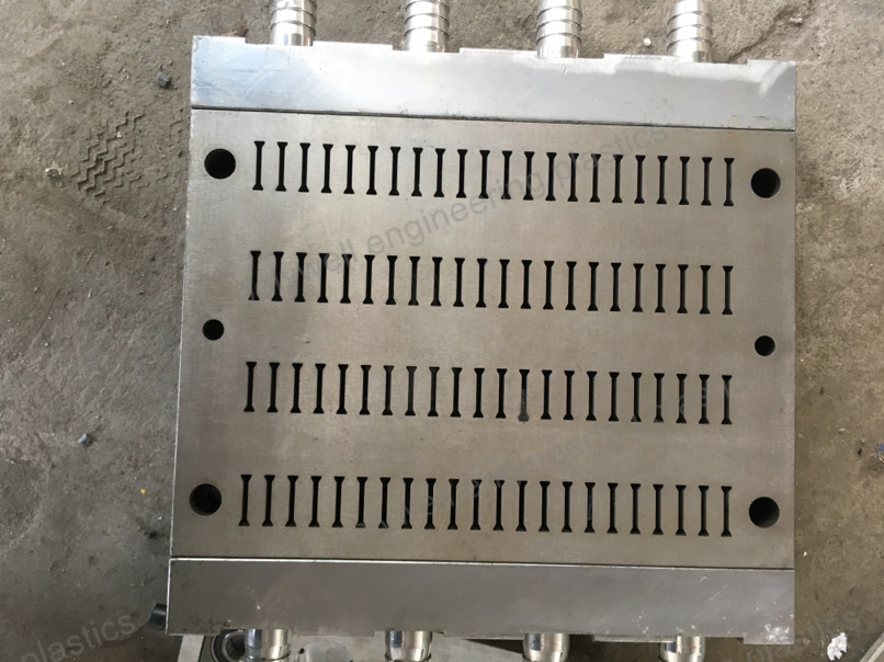 Plastic Injection Moulding Die For The Production Of PA66 Thermal Break Strip, Mold Used In Polymer Extrusion Machine