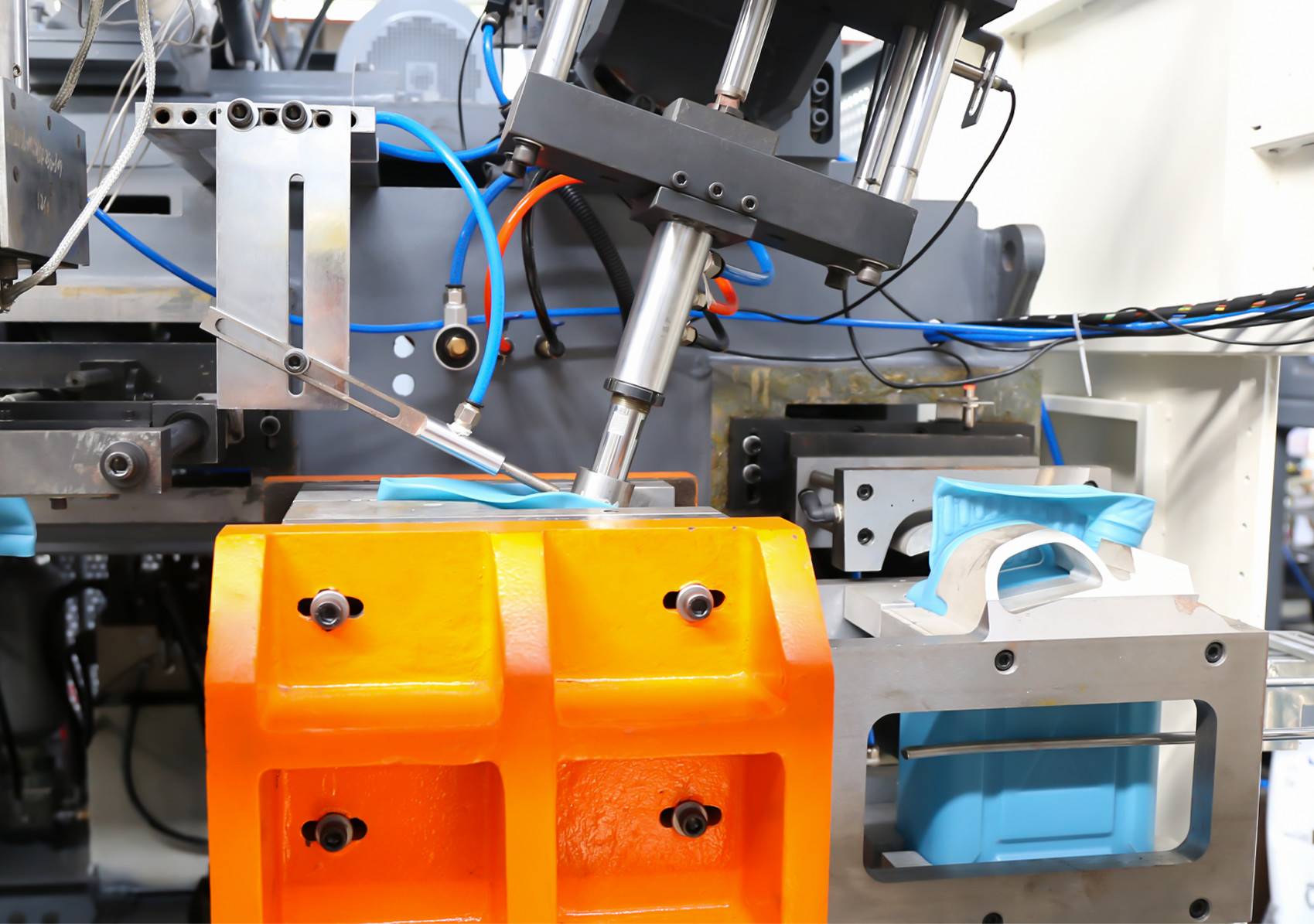 110kg/H Extrusion Blow Molding Machine For 5L HDPE Drum Jerry Can