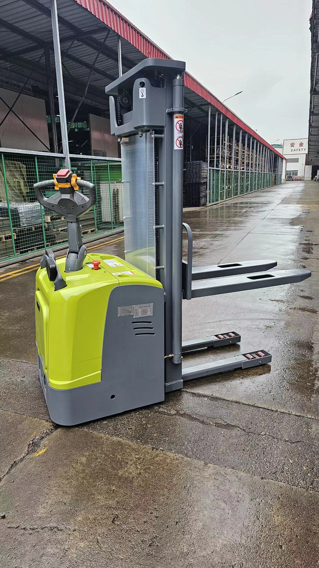 Electric Apilador Stacker 1500kg 2000kg Rider Stacker Forklift with Customer Demanded