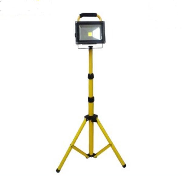 Portable Rechargeable Waterproof LED Flood Lights 10W 20W 30W 50W For Outside