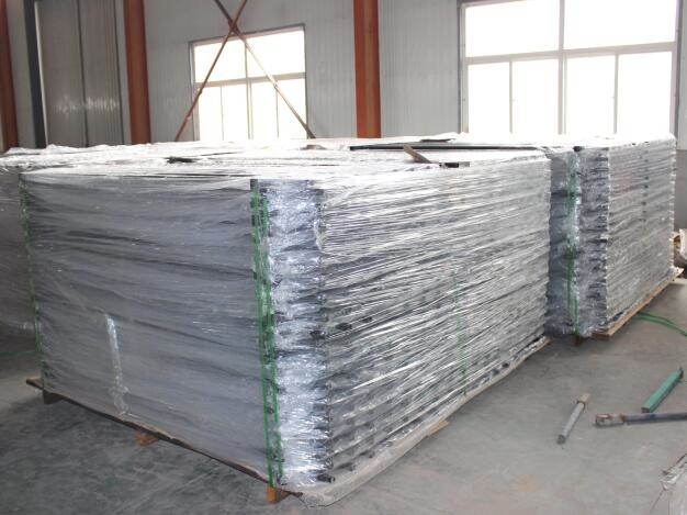 CE 2 Rails 7ft High Steel Tubular Fencing With Powder Coated