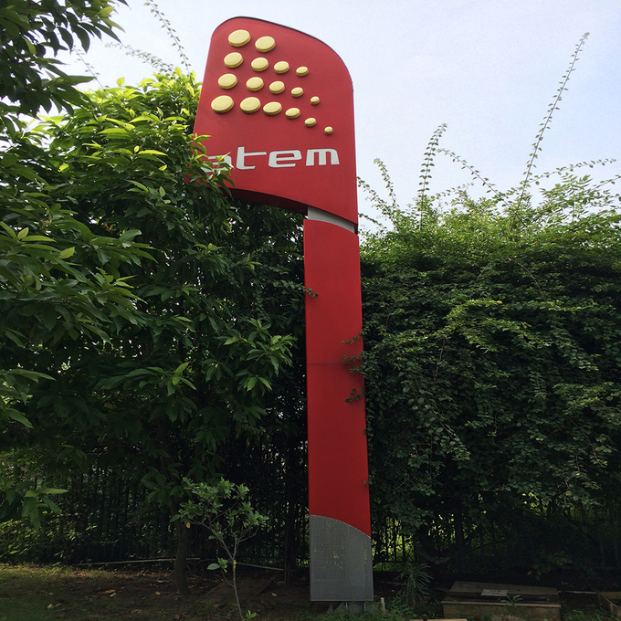 SUS Illuminated Parking Custom Pylon Signs For Companies