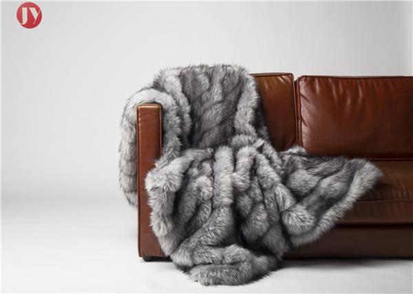 Gray Cutting groove Faux Fur Weighted Blanket , Faux Coyote Fur Blanket 80''X60'