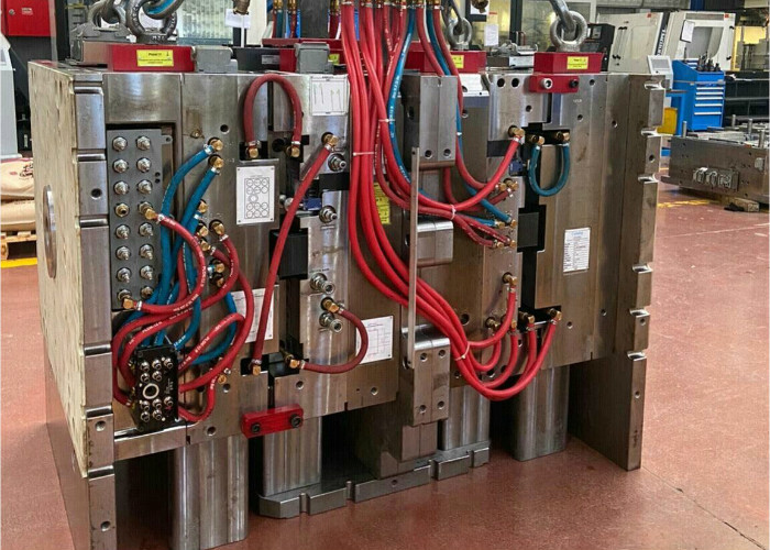 FUTUBA 738H Multi Cavity Injection Molding For Electronic Parts