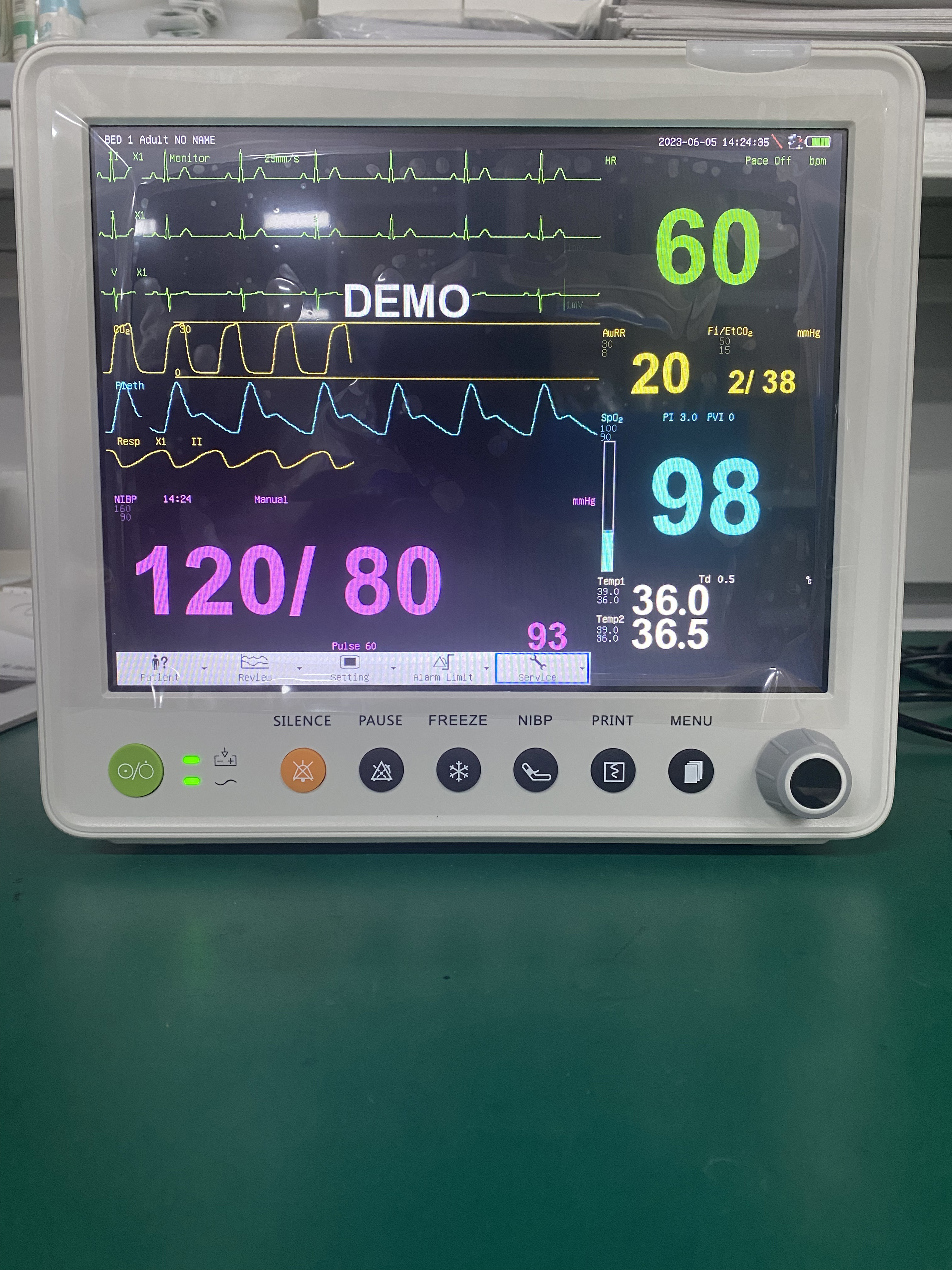Portable Patient Monitor With Parameters Of ETCO2 ECG NIBP SPO2 RESP TEMP PR
