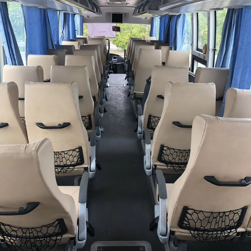 53 Seats Used Higer Bus Luxury Coach 7AMT Gearbox for Class Transportation