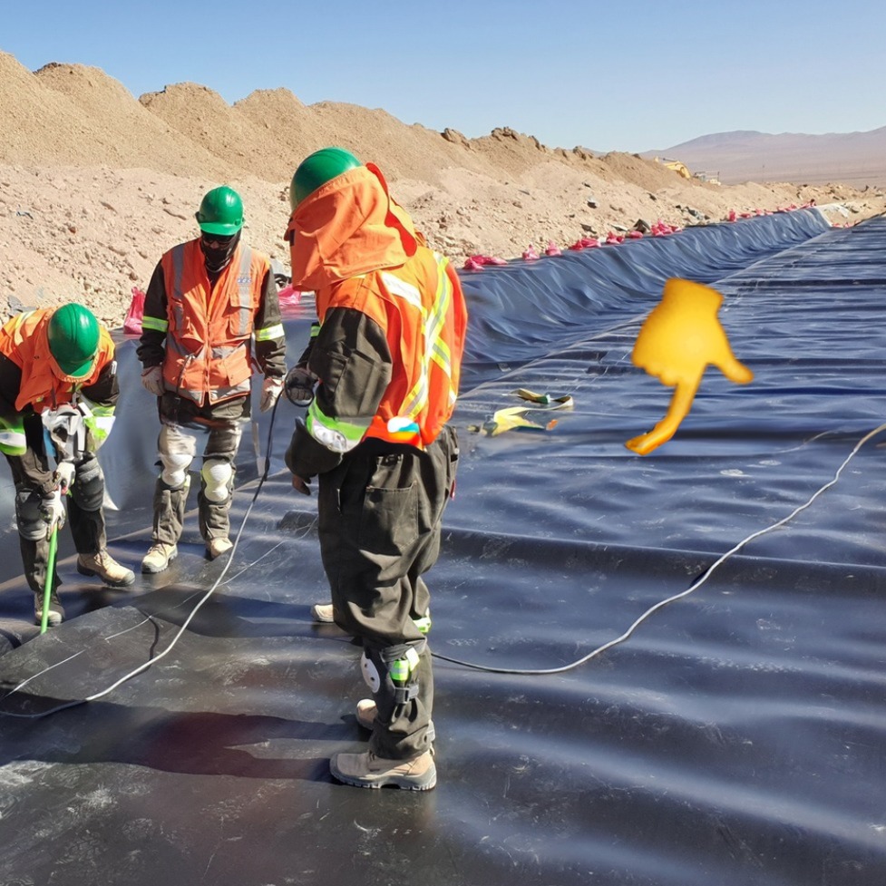 Smooth or Textured Surface HDPE Geomembrane Pond Liner for Dam Project in South Africa