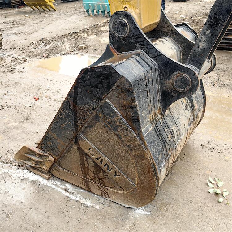 Heavy Industry Machinery Equipment SANY135 SANY215 Excavator Operating Weight 20900KG