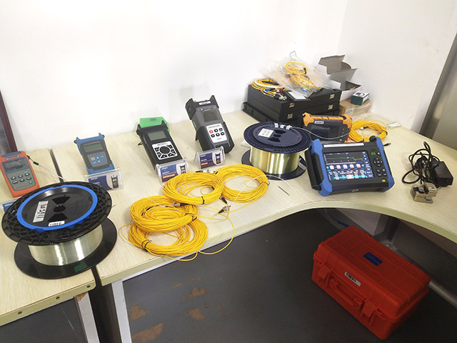 7-inch Anti-reflection LCD Screen Fiber Optic Cable Tester for OTDR and Network Testing