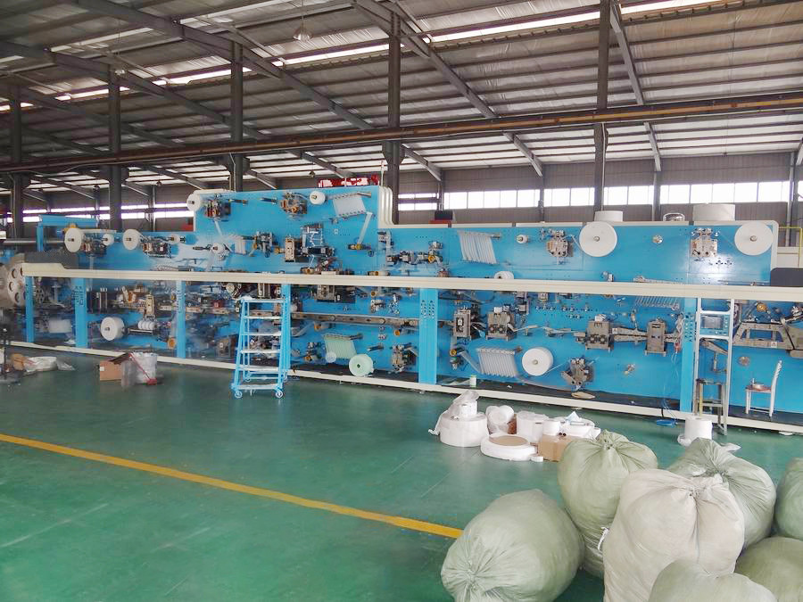 Bi Folding 550pcs/Min Diaper Manufacturing Plant Machine 4.5m Width