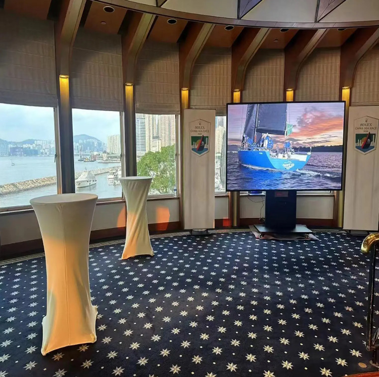 All-in-one Full Color LED Screen With P1.56-P1.8 Pixel Pitch 110V-240V AC Power Supply