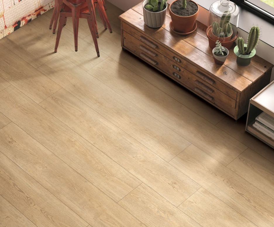 36Kgs/Box 250x1500mm Wood Floor Tiles , 9.5mm Thick Interior Wall Tile Glazed Porcelain
