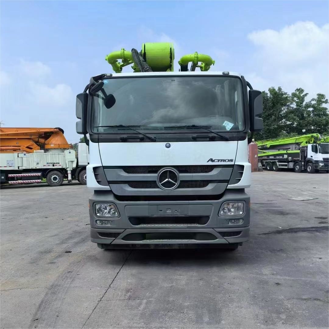 2019 Mercedes Benz Chassis Zoomlion Manual Transmission 63m Diesel Concrete Pump Truck In Vibrant