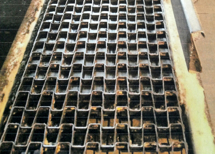 Food Processing Flat Wire Mesh Belt High Tensile Strength Easy Clean