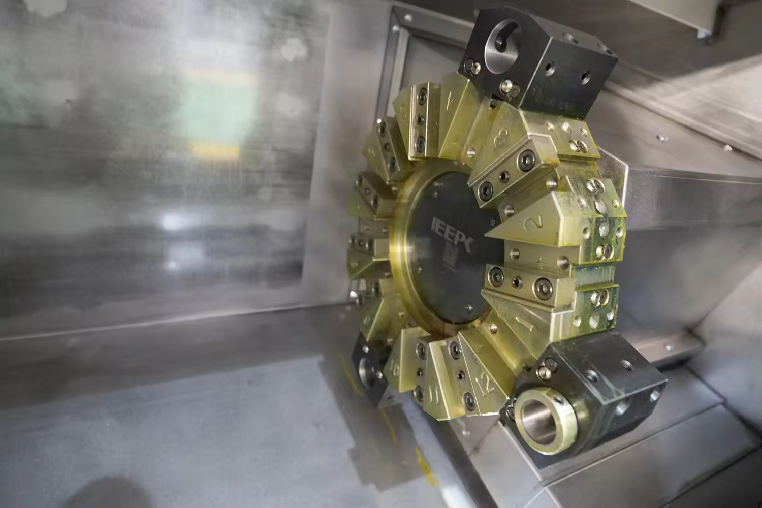 SMTCL Slant Bed CNC Lathe Horizontal 8 Station Servo Turret IT35L Turning Machines Metal CNC Lathe
