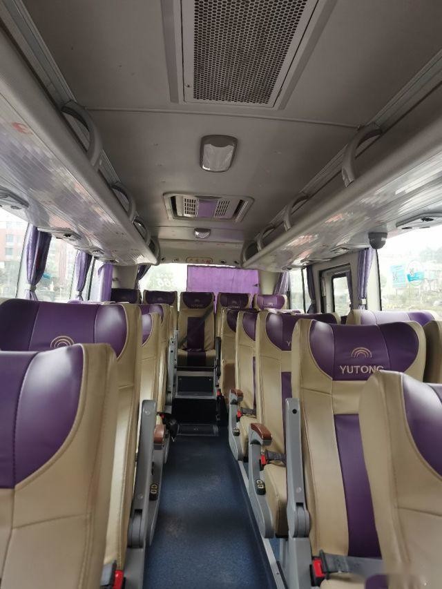 147kw Tourism Yutong Used Coaster Bus 35 Seats Left Hand Drive Passenger Buses