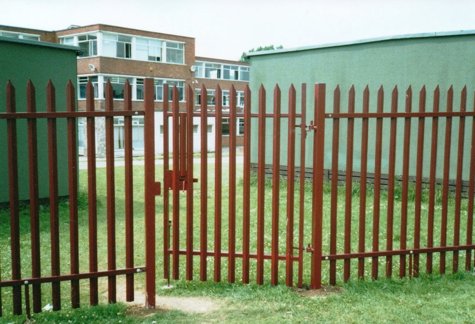 Galvanised 3.6m High Steel Security Fence Panels Rounded Top