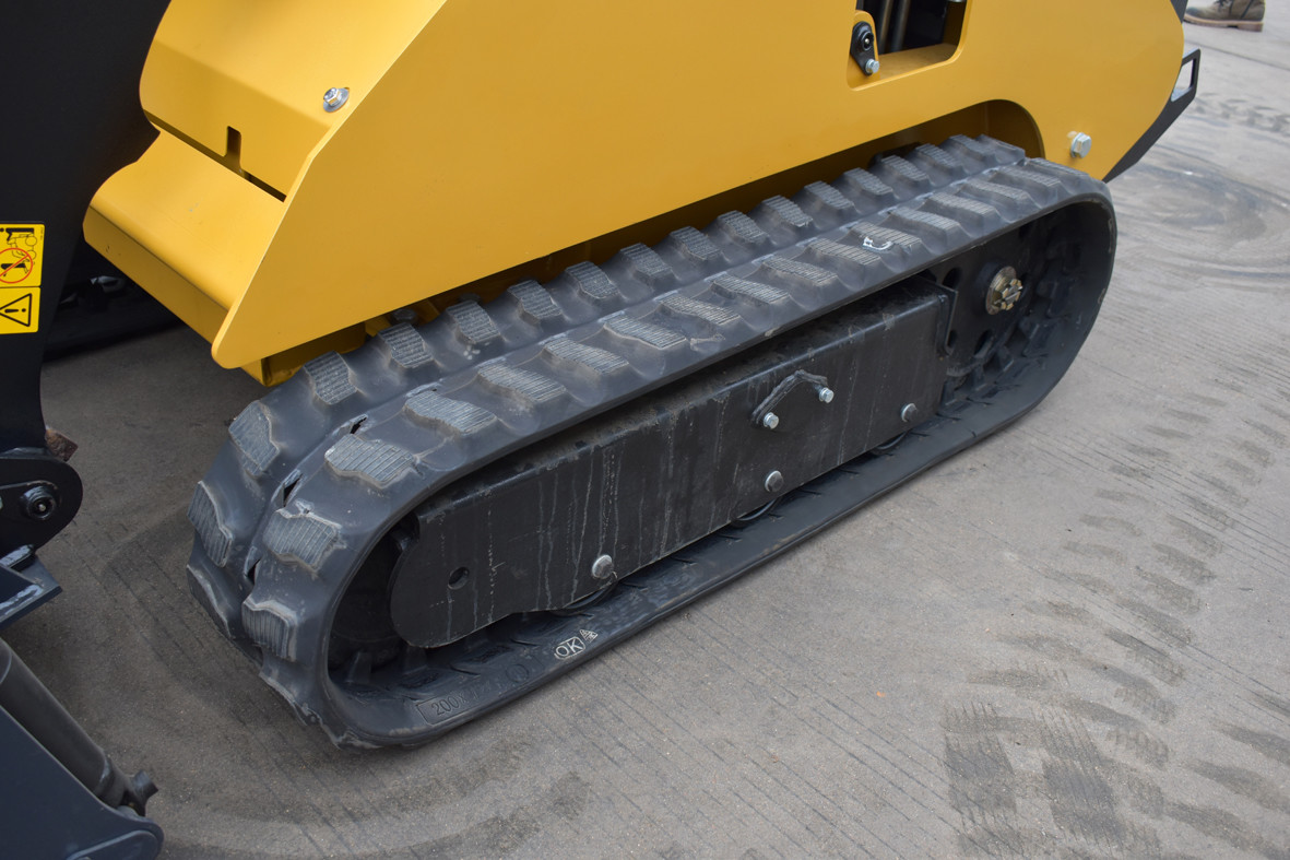 Chinese New Hydraulic Mini Skid Steer Loader With Variously Attachment For Sale