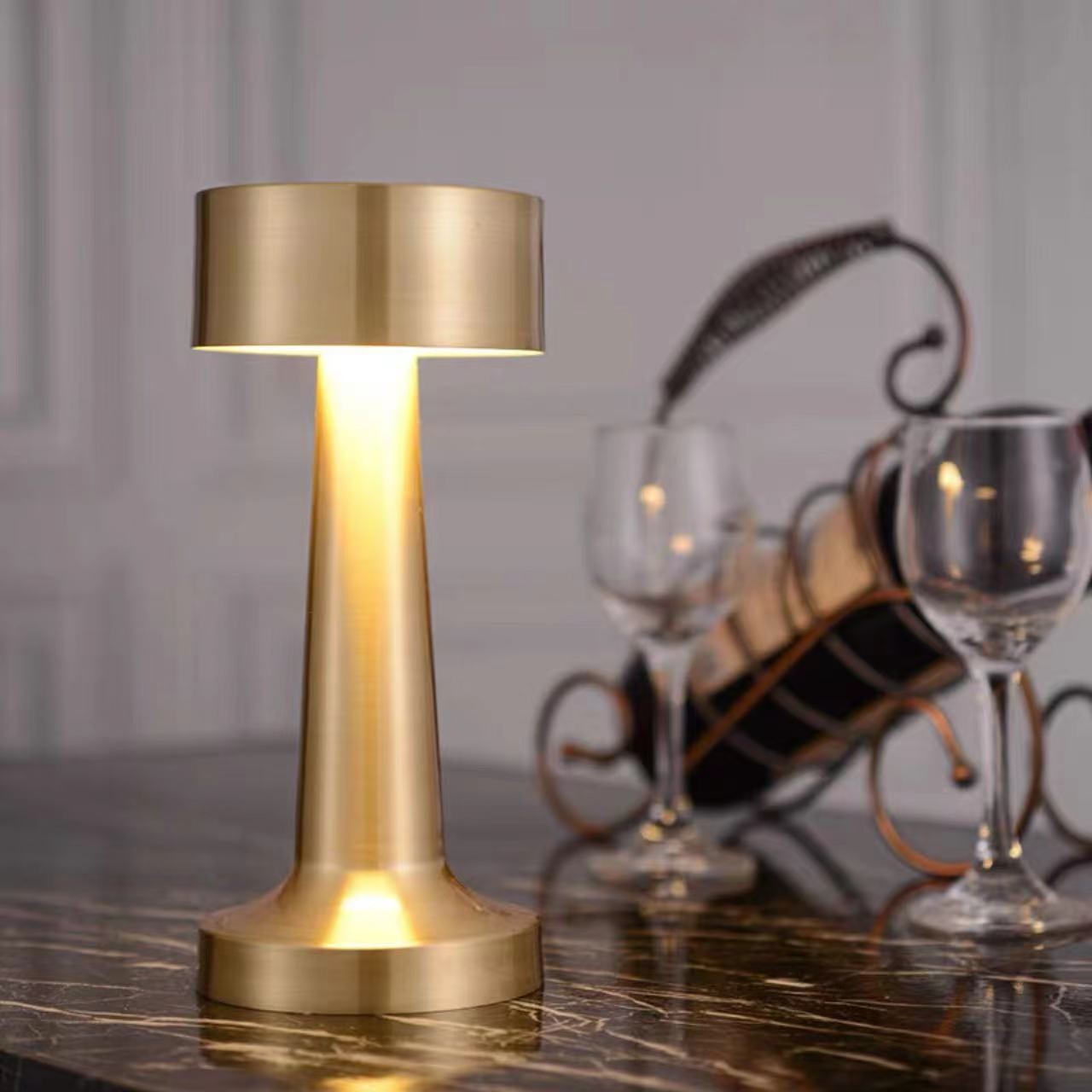 Home Decor Eye Protection Table Lamp Made In China Iron Table Lamp USB Bedside Table Lamps