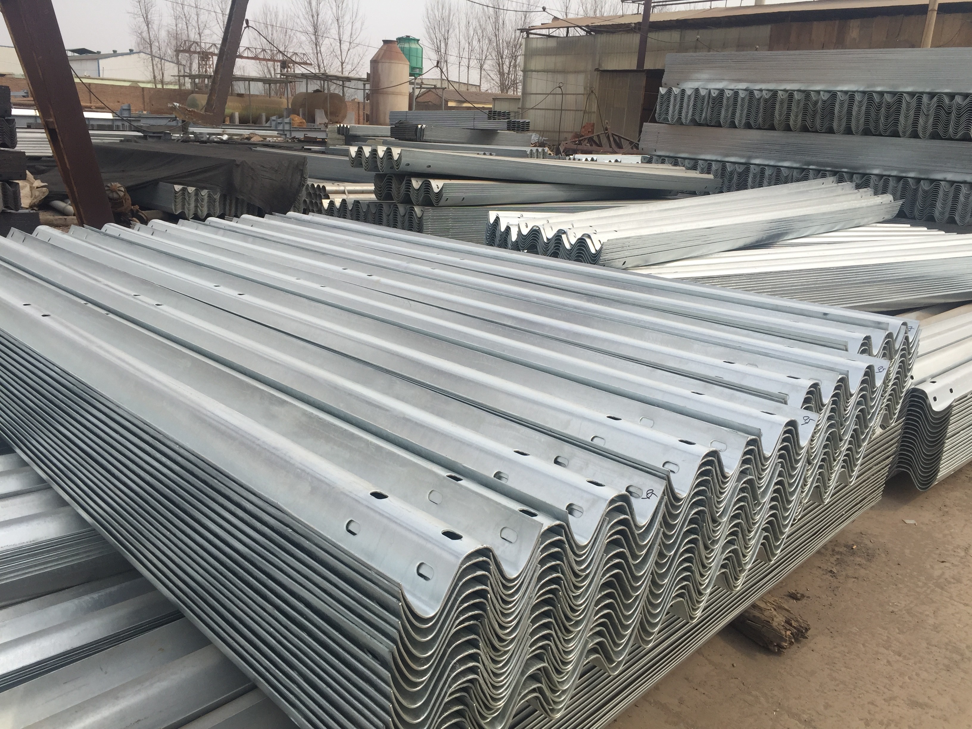 High Standard Hot Dip Galvanized Highway Guard Rail Two Wave Fence Any Color