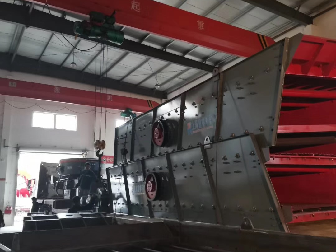 Buy cheap 2 Double Deck Mobile Vibrating Screen Machine Circular Large Capacity product