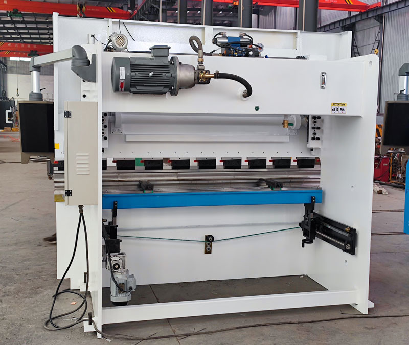 NC 40T2500MM Estun E21 Press Folding Brakes Cupboard Bender Press Brake To Latvia