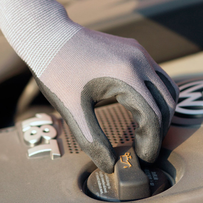 15 G Seamless Stretch Nylon And Spandex Liner Oil Resistant Working Gloves Light Oil Applications Motor Mechanic Gloves