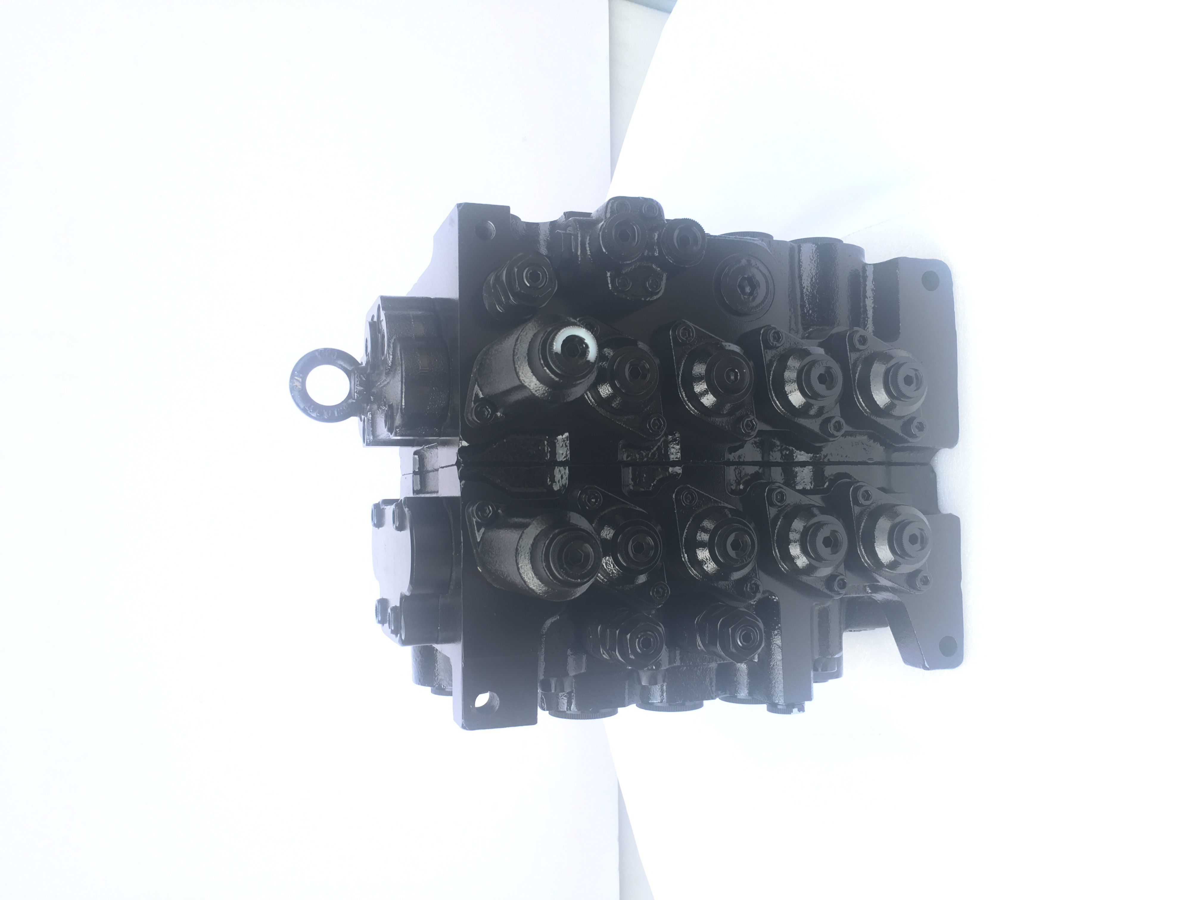 Excavator Distribution Control Valve For SK250LC-6E SK230LC-6E SK260 ISO9001