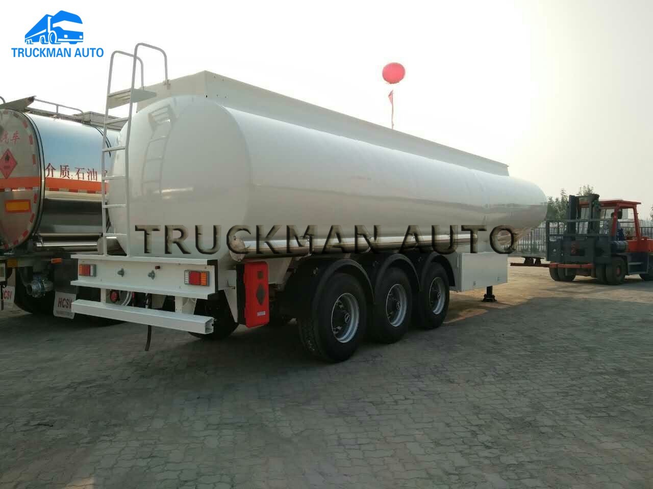 Safety Oil Tank Trailer 50m3 6 Comdepartment 28t - 70 Tons With The Sea Valve