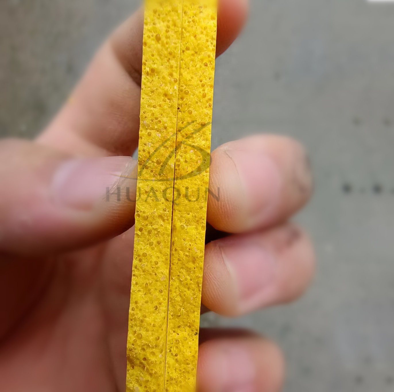Hot sale in Nigeria and Philippines High Reflective White And Yellow Road Paint Mixed Glass Bead Marking Highway Thermoplastic Reflective Road Paint