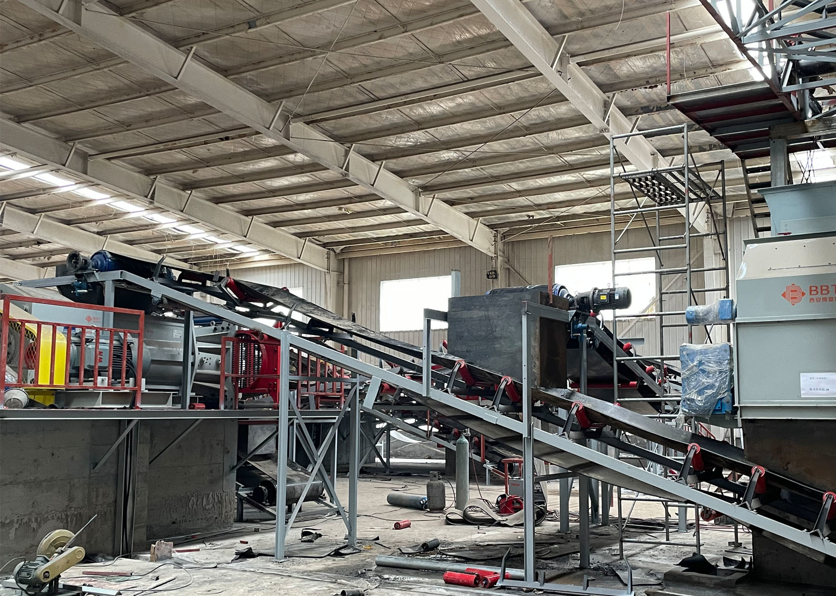 New Type Crusher Mixing Front Grid Mixing Extruding Machinery For Clay Brick Factory