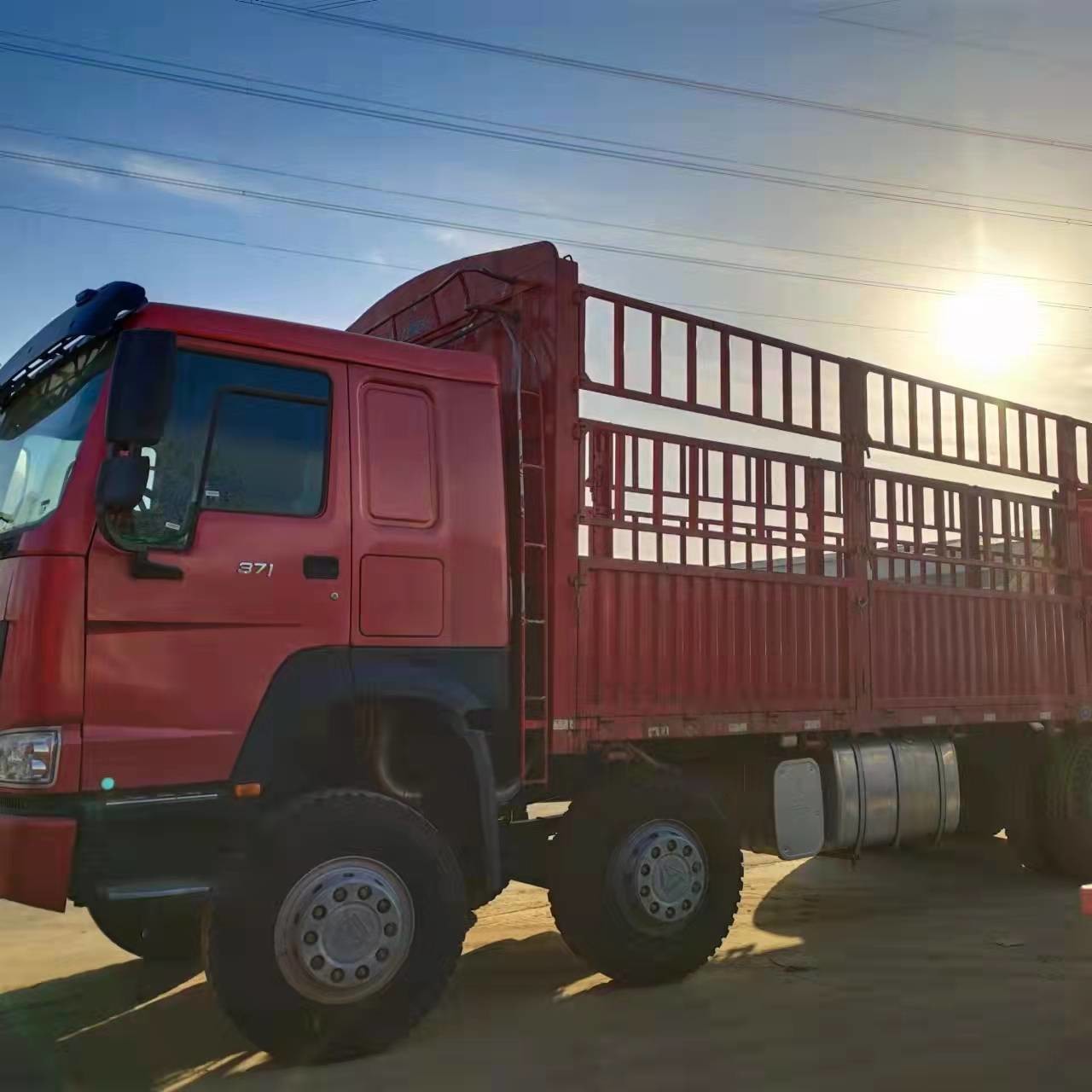Good Performance HOWO 8X4 Cargo Truck with 6m Cargo Box Dimensions