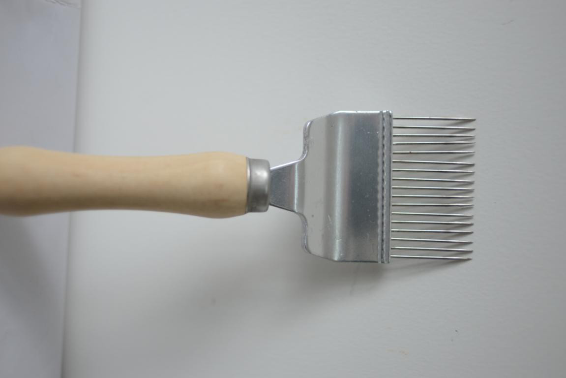 European style uncapping fork Wooden Handle Honey Uncapping Tools