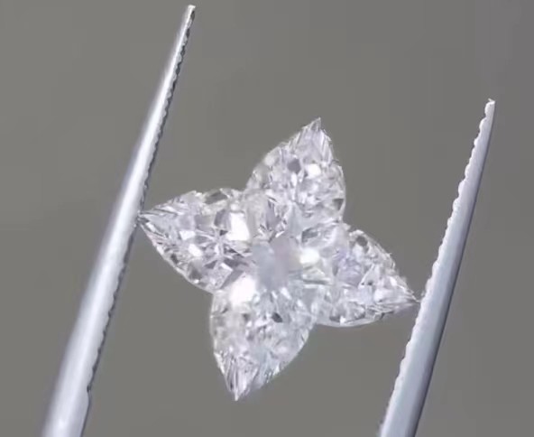 White Lab Grown Diamonds 4CT CVD LV Cut Loose Diamond DEF VS1 For Jewelry Decoration