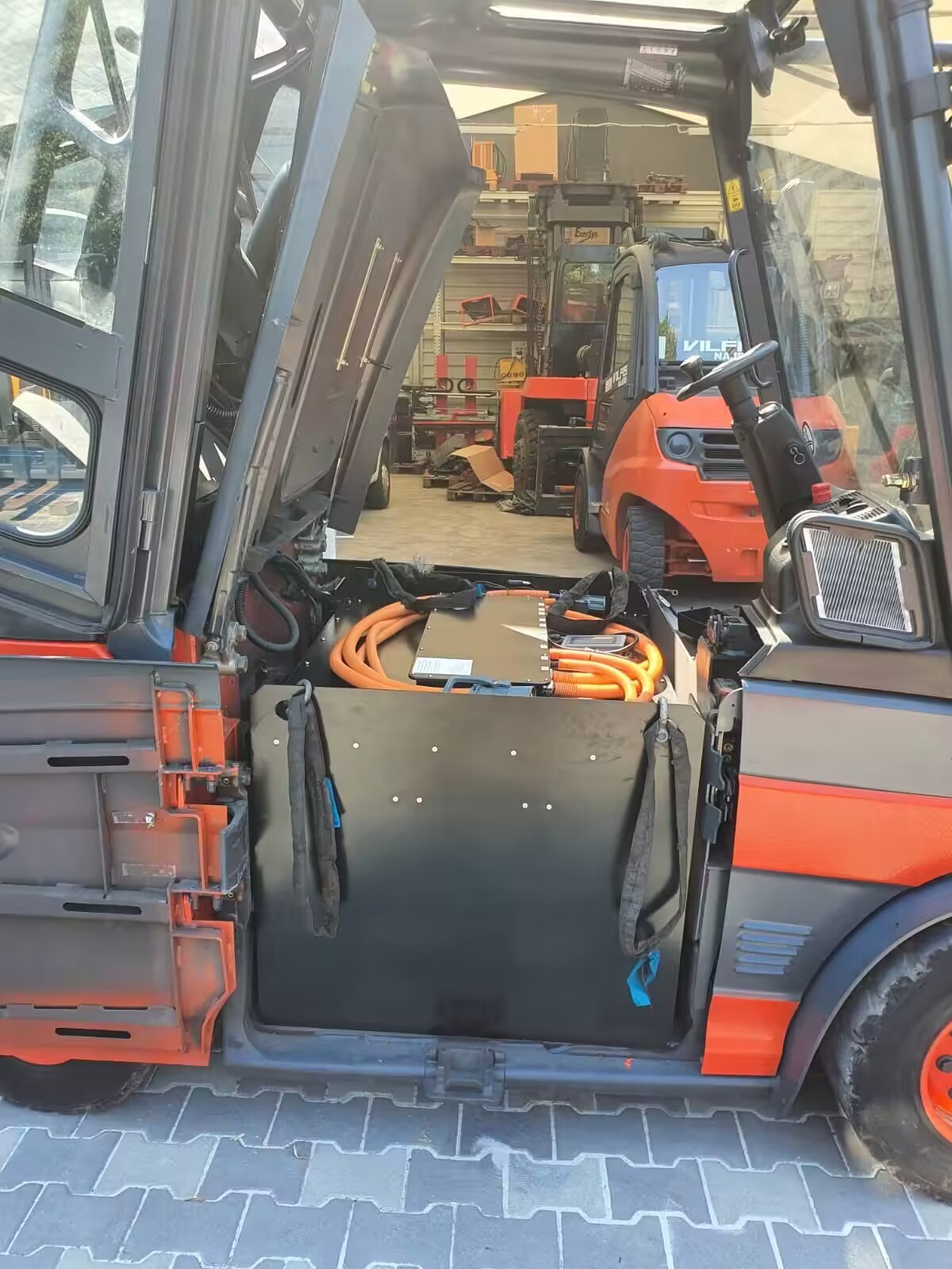 80V 1200Ah LiFePO4 Forklift Battery – 5000+ Cycles, Fast Charge, Direct Lead-Acid Replacement