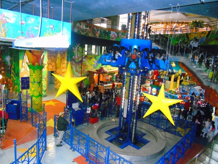 10 12M Twist Drop Tower Amusement Ride Blue Color With Led And Music Function