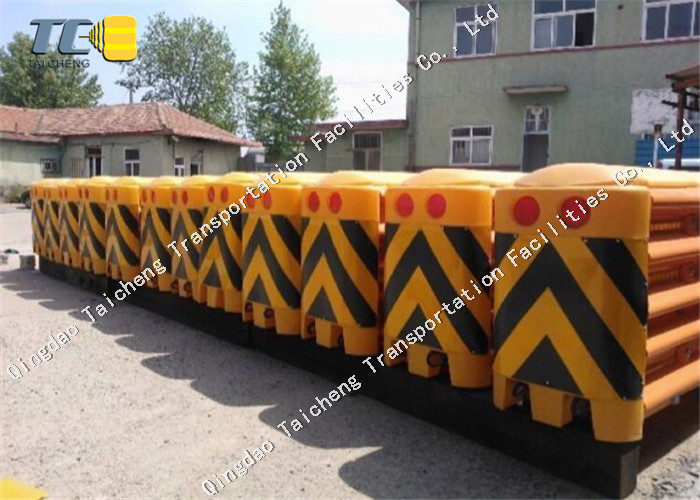 Yellow Q345 Q235 Crash Cushion Attenuator Corrosion Resistance Long Service