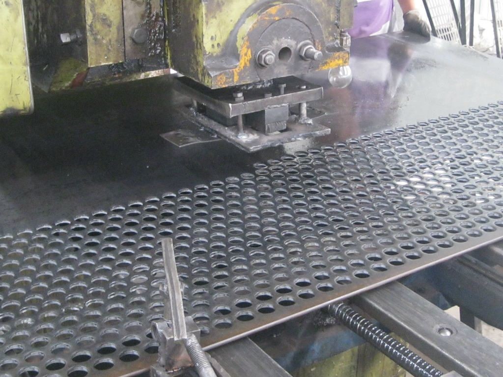 Length 12ft Width 4ft Round Hole Perforated Mild Steel Sheet