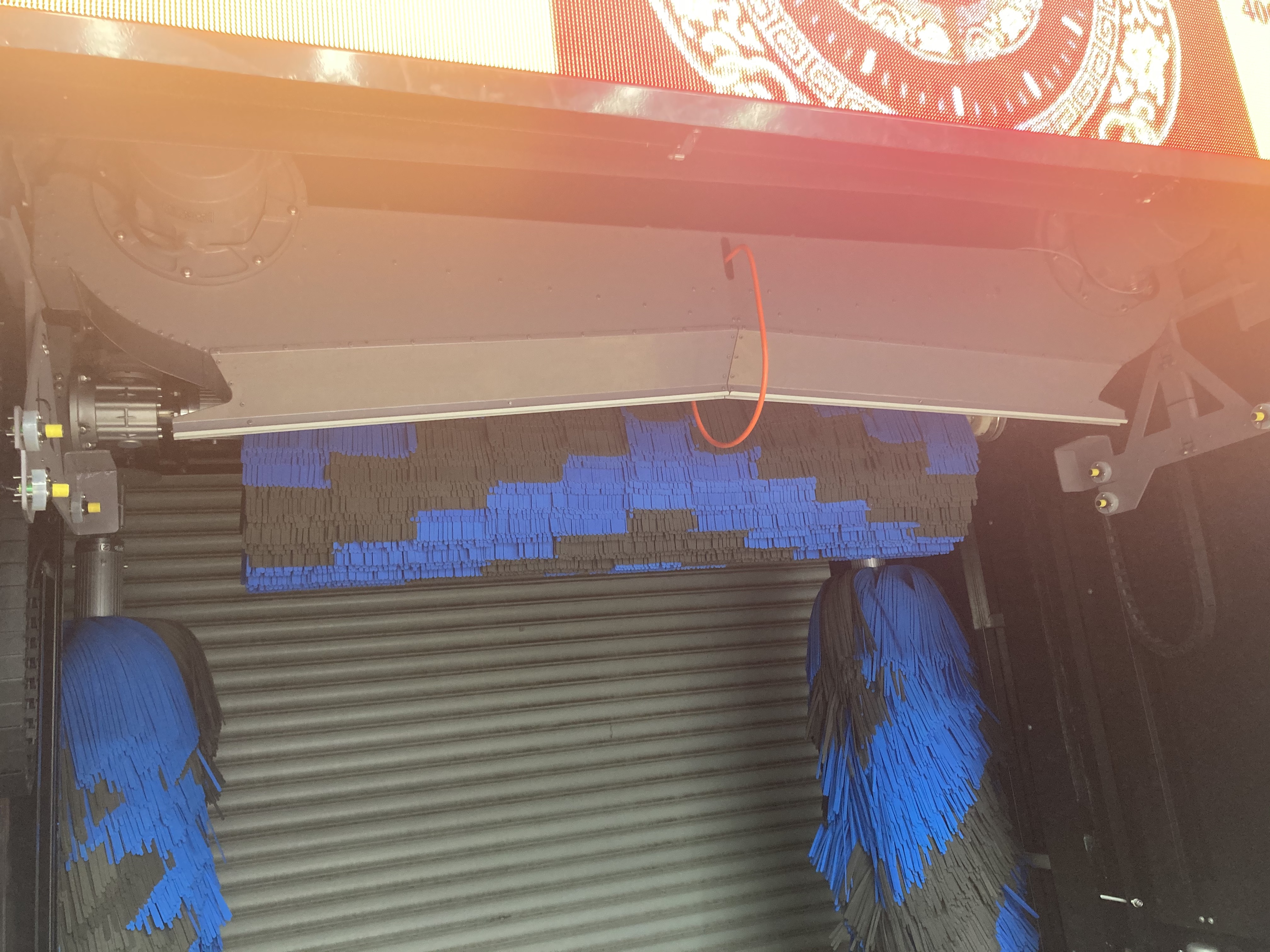 Automatic Sapphire Color Rollover Car Wash Machine CF380 With Smart Ad Screen