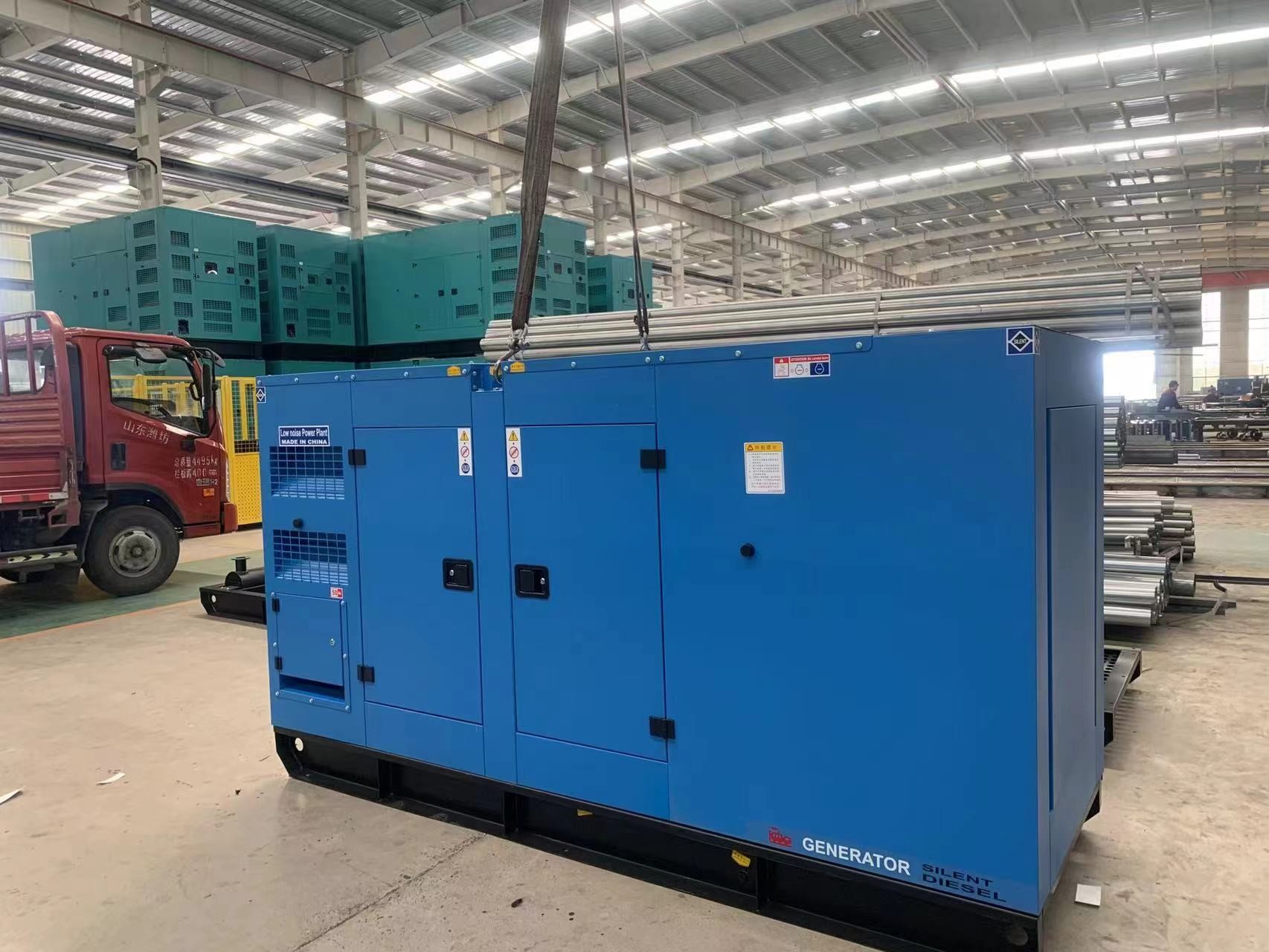 200KW Silent Generator Set Cummins Diesel Generator With Soundproof Canopy
