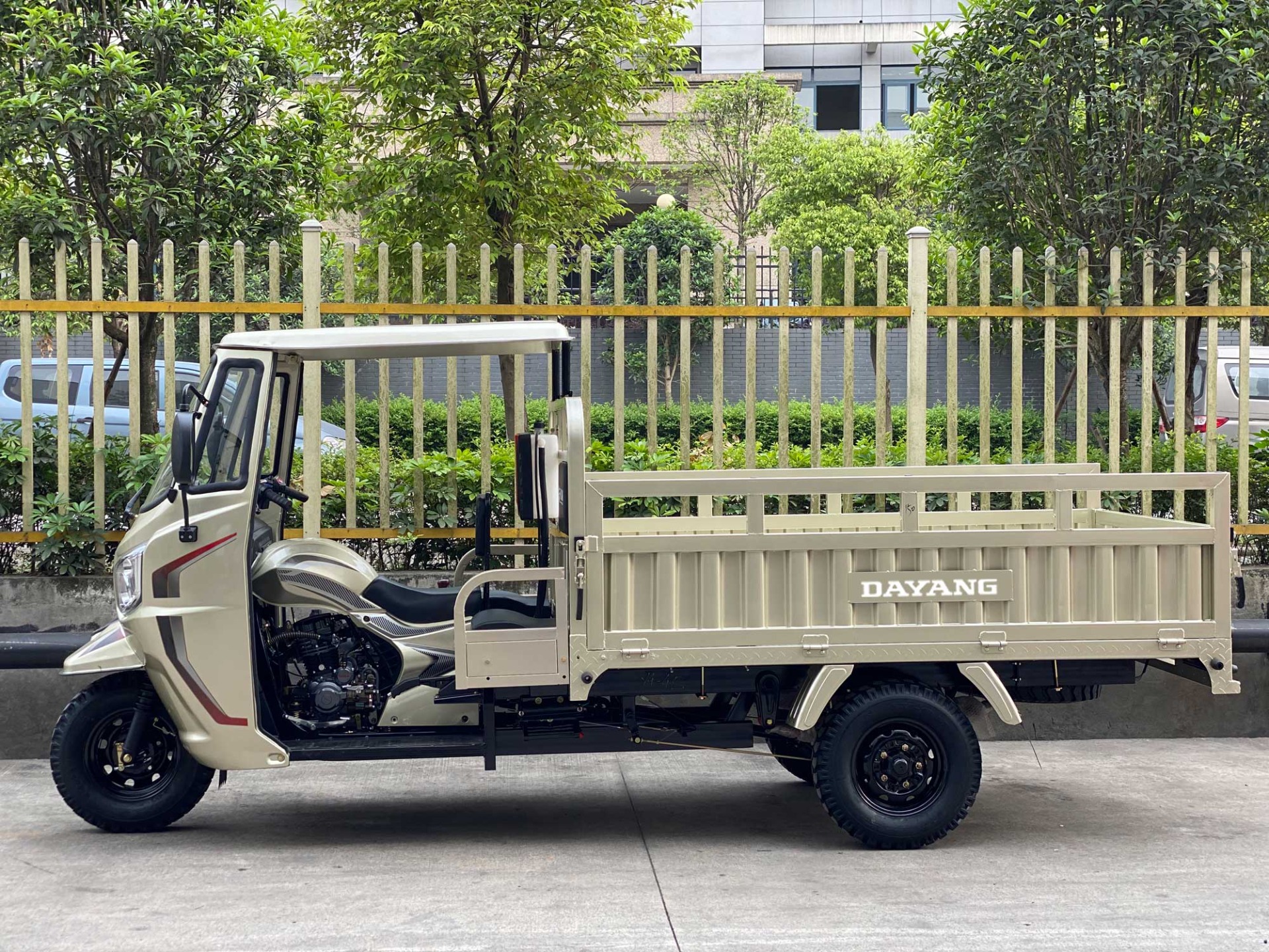 Rear-Axle Full Floating Motorcycle Tricycle 3 Wheel Cargo for Adult Rose Gold Body 168