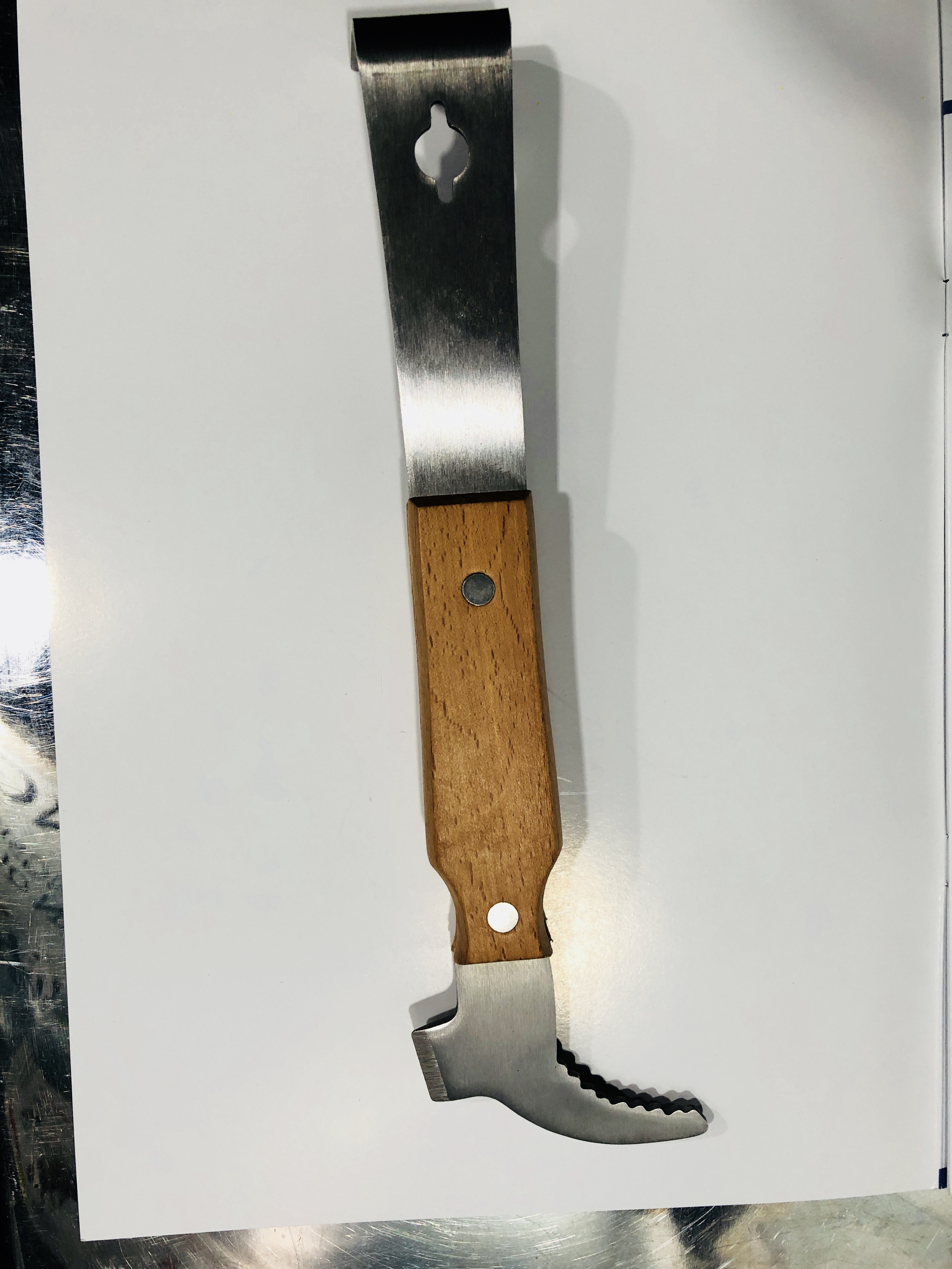 Multifunctional Bee Hive Equipment Stainless Steel Hive Tool With Wooden Handle For Beekeeping