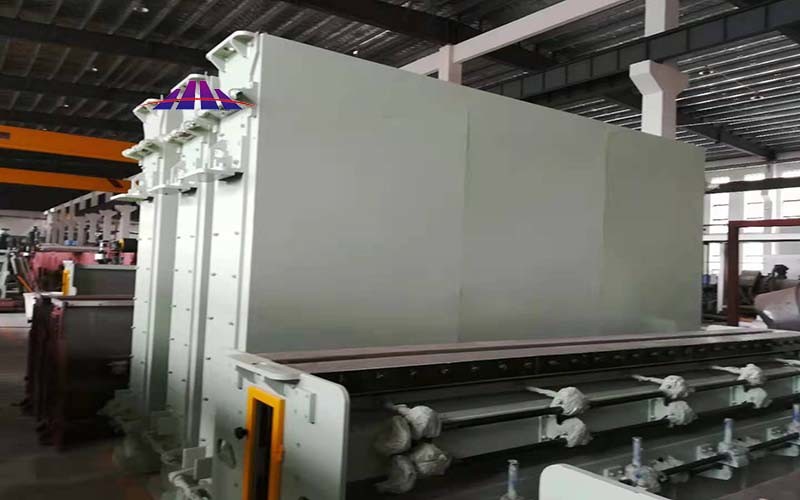 SS SSS PP Spunbonded Meltblown Non Woven Making Machine 2400mm 3200mm