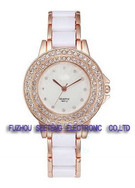 Lady watch white bracelet metal band and double circle diamond inset case
