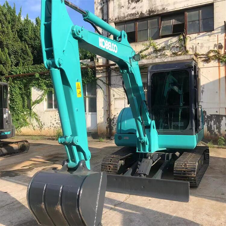 Active SK60-8 Used Excavator Kobelco Machinery Digger with 1000 Working Hours in 2020