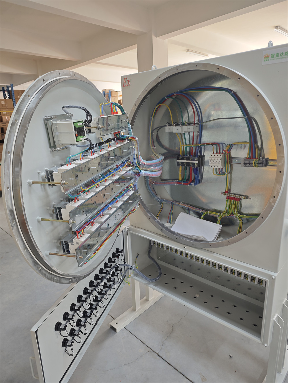 Customizable Rated Voltage Explosion Proof Distribution Box Flameproof Control Cabinet ATEX Rated For Hazardous Area Zone1&2 21&22