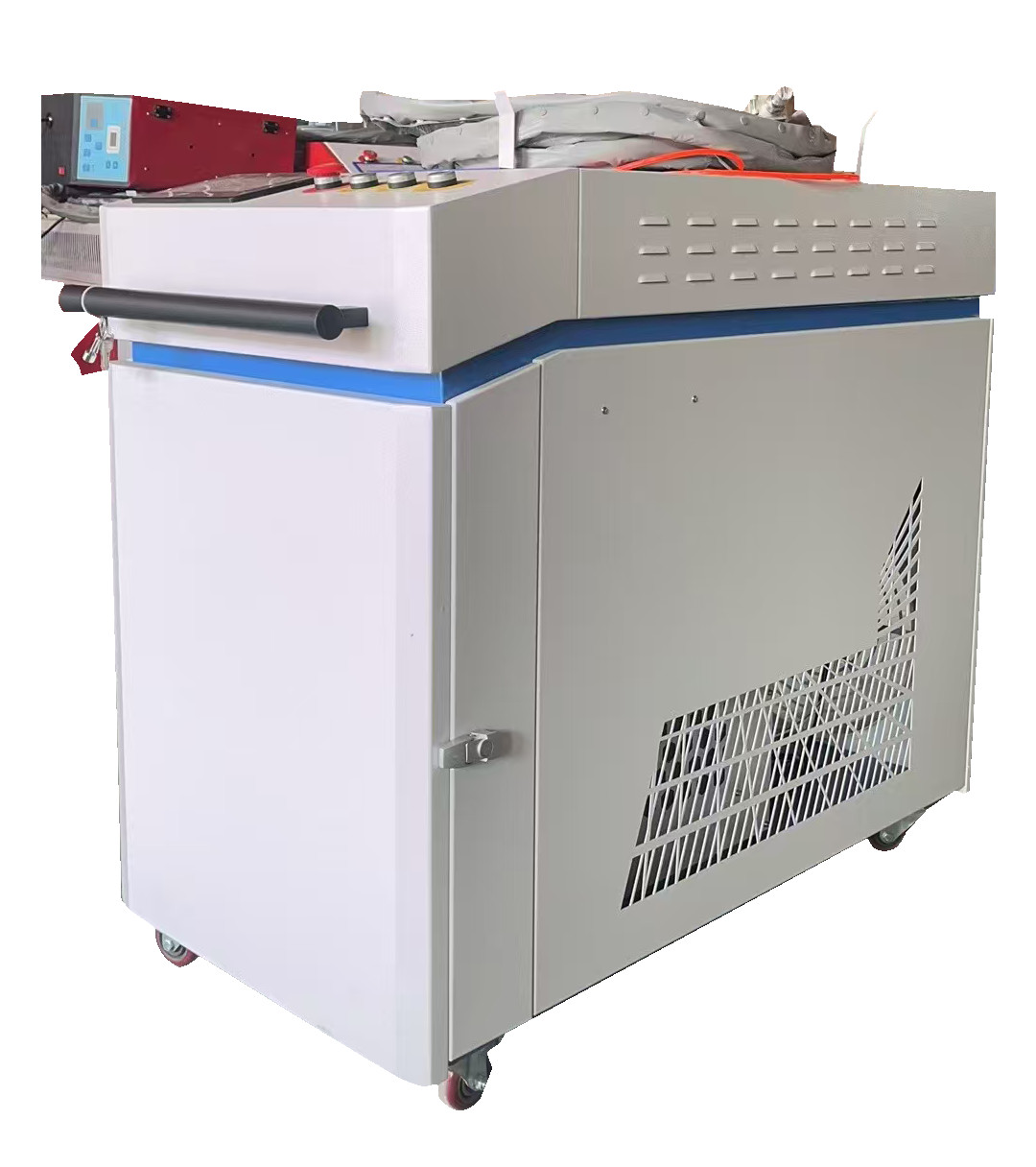 Professional Fiber Handheld Laser Clean Machine 1500W For Rust Cleaning for Used Paint Cleaning Width 200-300mm Year 2024