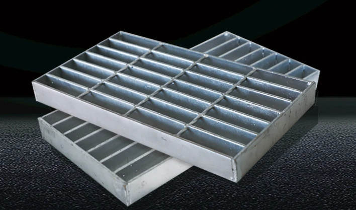 Galvanized Steel Walkway Grating Black / White For Chemical Plant 30*3mm