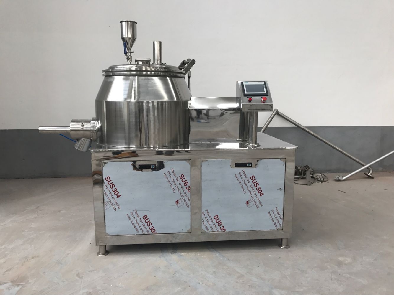 Horizontal Barrel Powder Loading Tablet Wet Granulation Machine